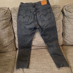 Women’s Levi’s 502. W 26 L 30. Gently used